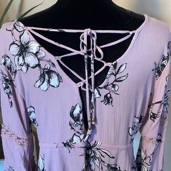 Bohemian Peasant Top by American Rag Flowing & Feminine - Picture 4 of 9